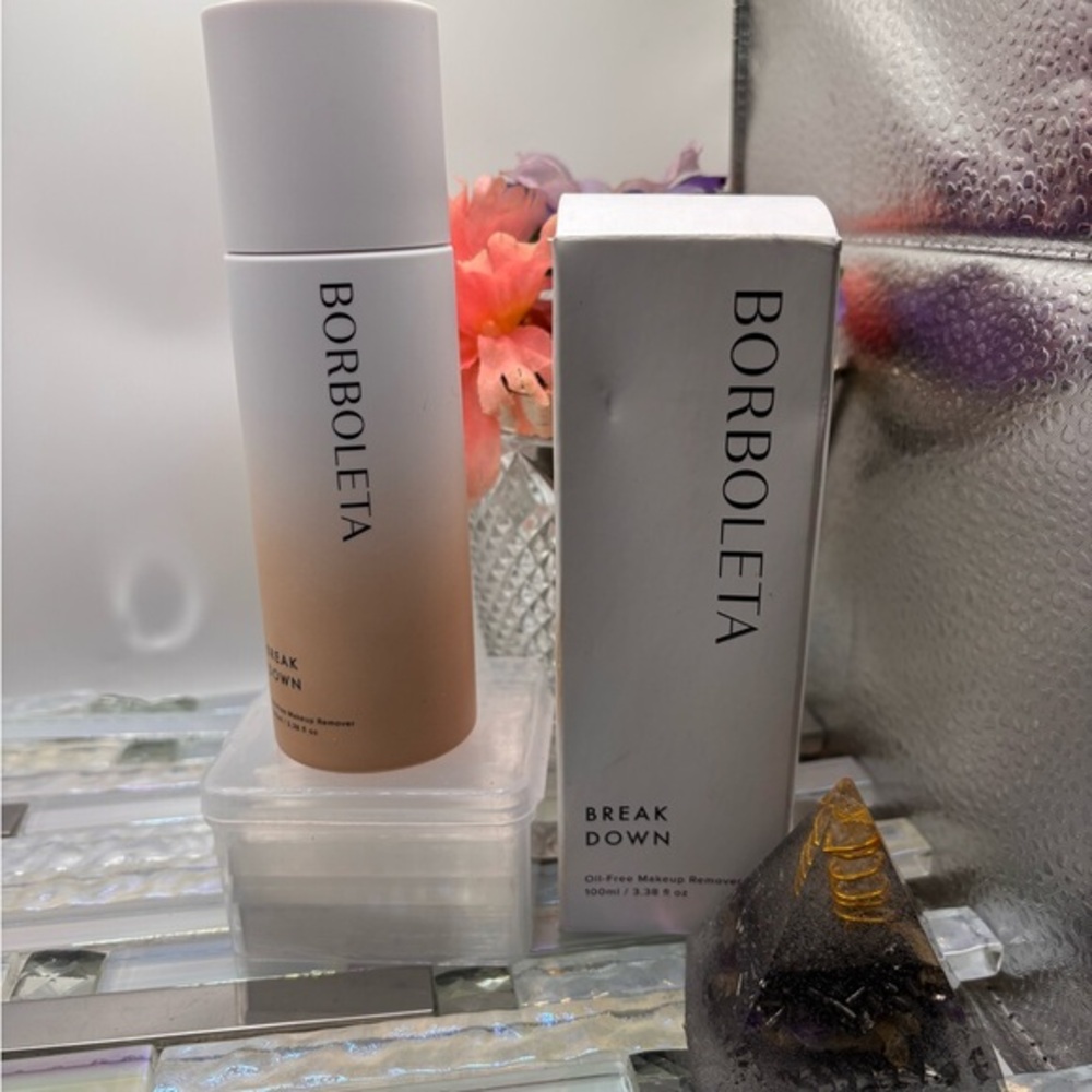 Makeup Remover
Break Down Oil-Free
Borboleta
Brand New